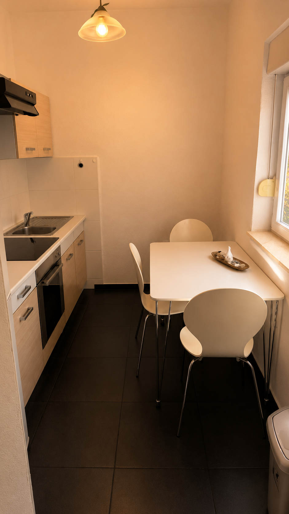 Apartment No1 – Innenansicht, Küche und Schlafbereich