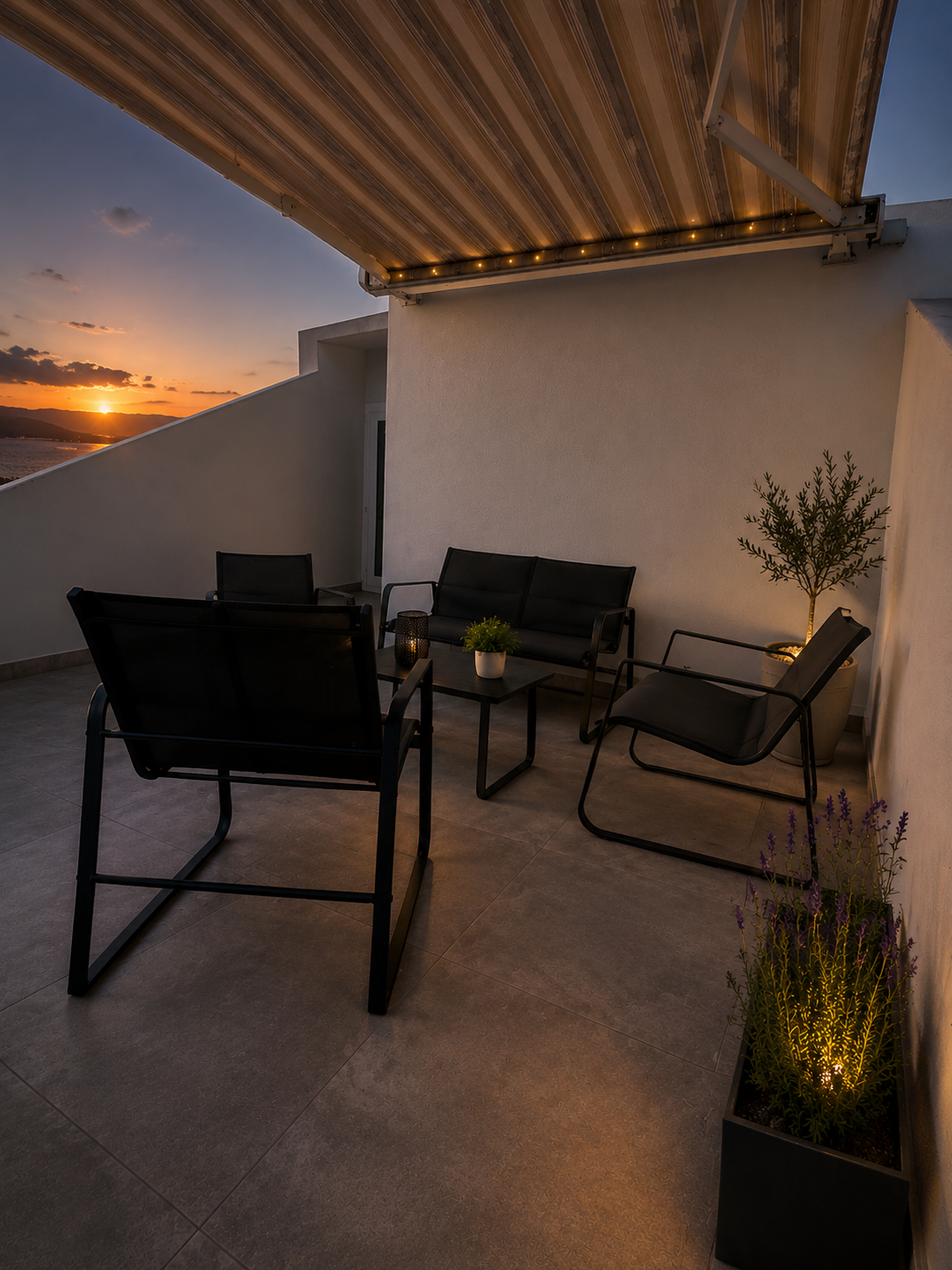 Apartment No2 – Penthouse mit Meerblick, Wohnbereich und Terrasse